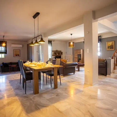 Willa τraditional Fully Detached On A Luxurious Hillock Of With Its Own Garden Also For Family & Wedding Gatherings For 10 To 25 People Only 15 Minutes From Airport Saloniki