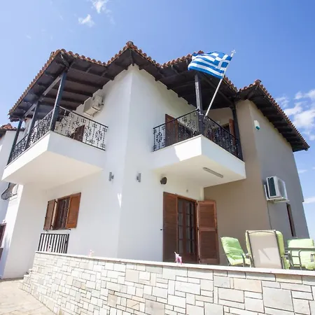τraditional Fully Detached On A Luxurious Hillock Of With Its Own Garden Also For Family & Wedding Gatherings For 10 To 25 People Only 15 Minutes From Airport Willa *