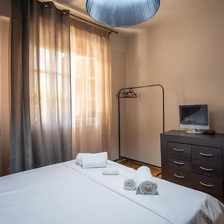 τraditional Fully Detached On A Luxurious Hillock Of With Its Own Garden Also For Family & Wedding Gatherings For 10 To 25 People Only 15 Minutes From Airport Saloniki