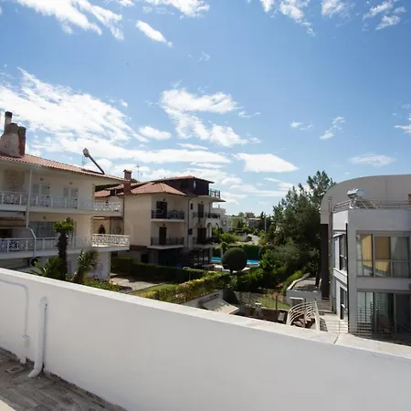 Willa τraditional Fully Detached On A Luxurious Hillock Of With Its Own Garden Also For Family & Wedding Gatherings For 10 To 25 People Only 15 Minutes From Airport