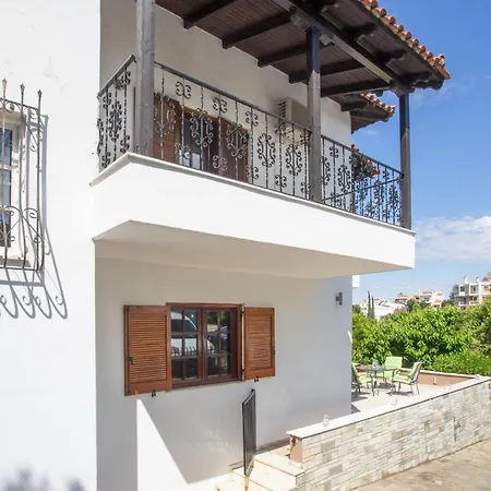 τraditional Fully Detached On A Luxurious Hillock Of With Its Own Garden Also For Family & Wedding Gatherings For 10 To 25 People Only 15 Minutes From Airport * Saloniki